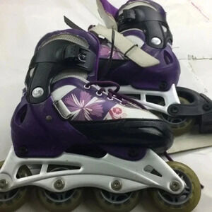 mongoose skating shoe  size 1-4 girls